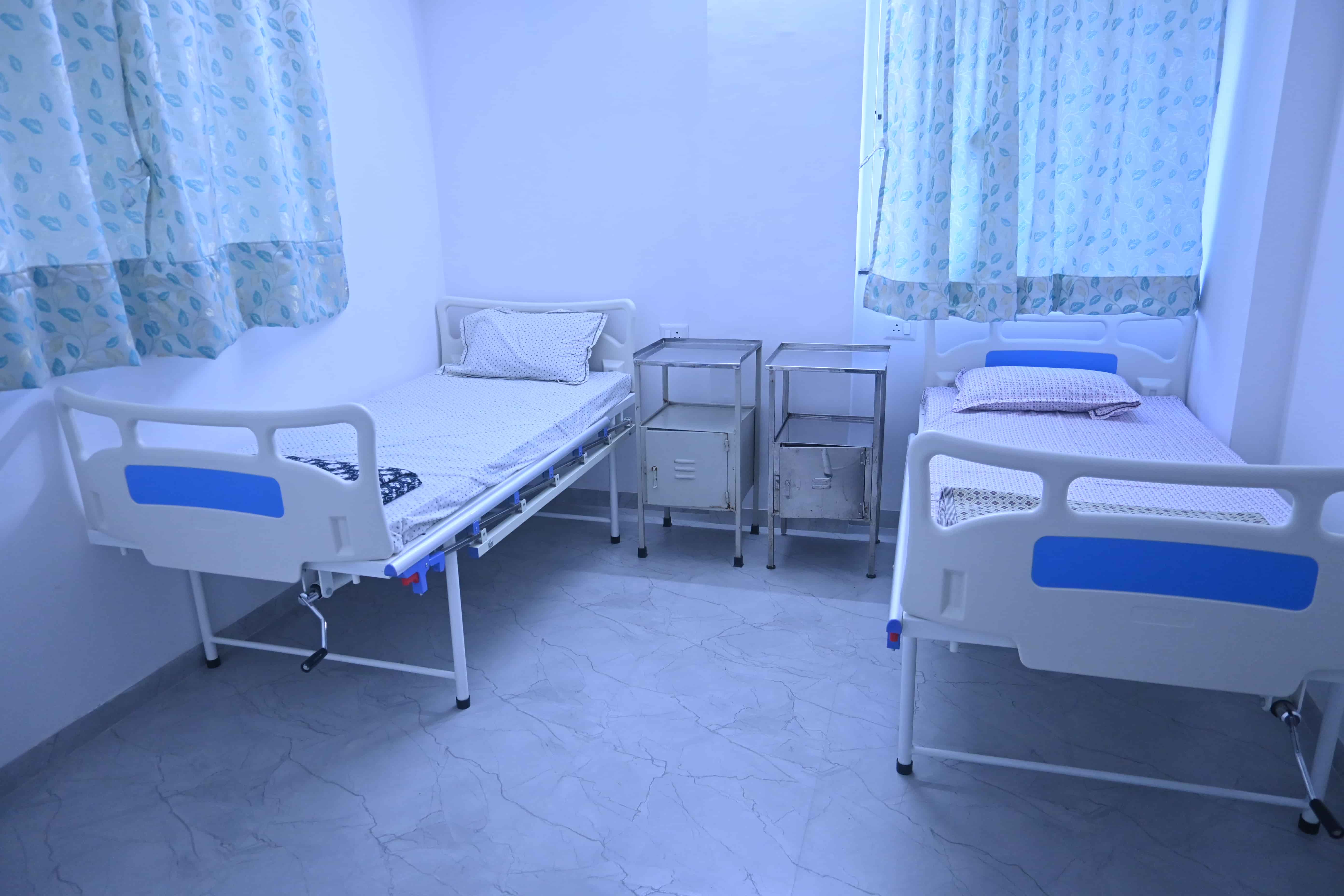 Paras Old Age Home - Special Room with Modern Comforts